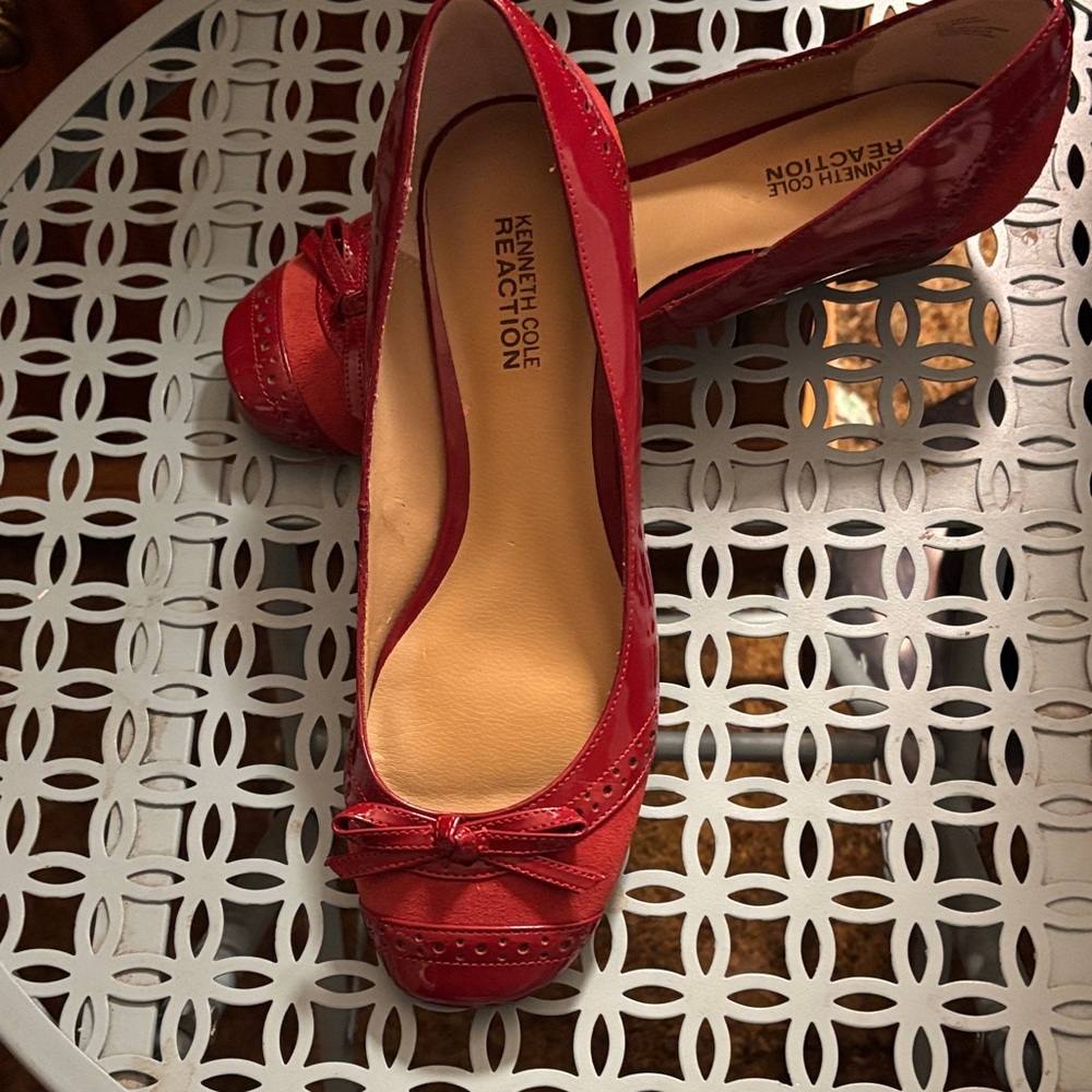 Kenneth Cole Reaction Red Patent Flats with Bow suede and patent leather 6.5 US
